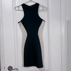 BLACK AND WHITE BODYCON DRESS SIZE XS